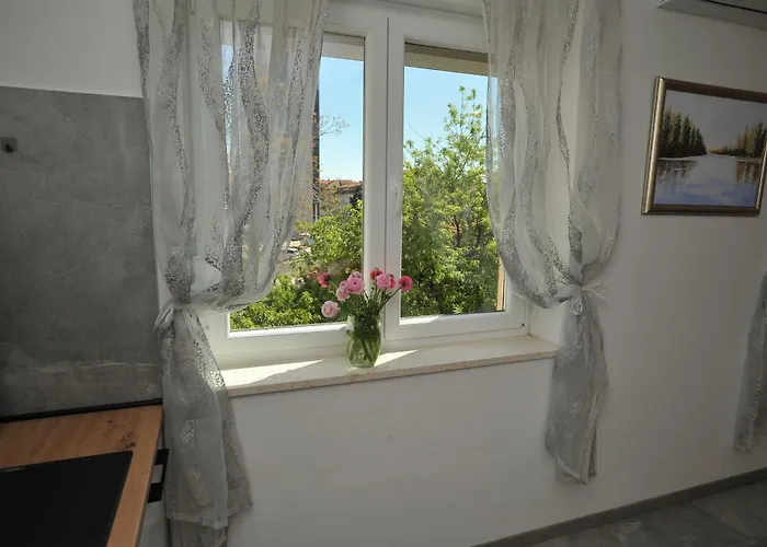 Emily Ap * ספליט